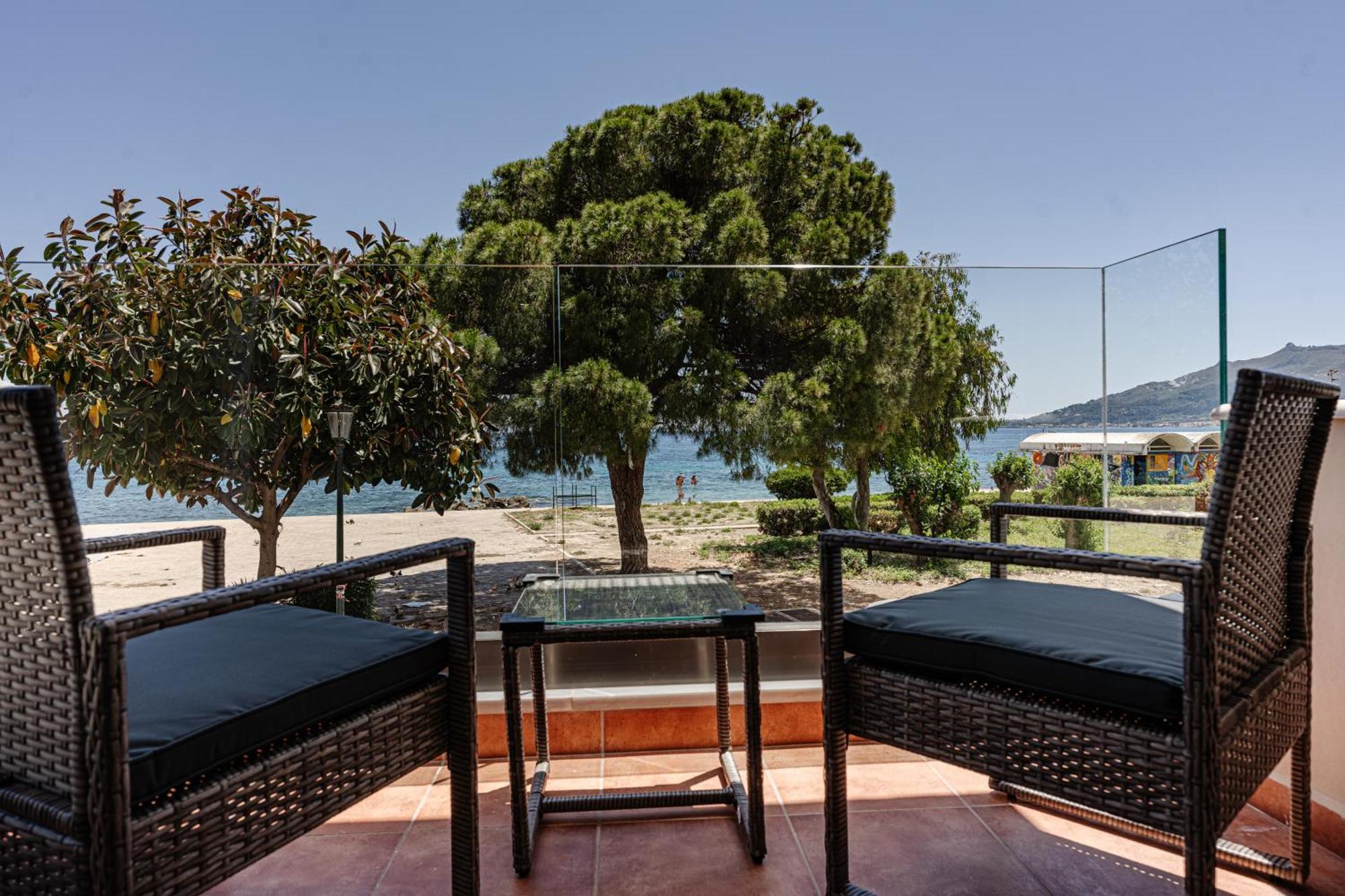 Seafront Spirit Suites ไซคิย์นธอสทาวน์ ภายนอก รูปภาพ